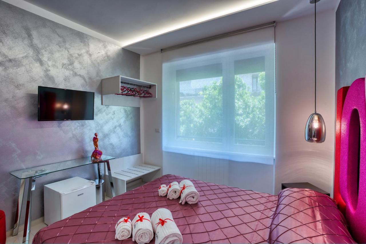 Distinto Suite & Rooms Lecce Dış mekan fotoğraf